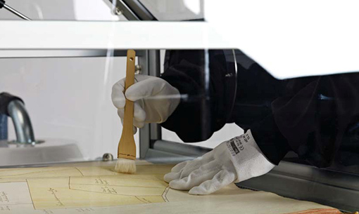 Non-invasive cleaning systems